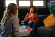 Día Mundial de la Salud Mental: escuchar también es una forma de prevenir Escuchar también es una forma de prevenir